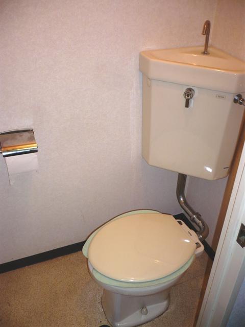 ph_lavatory_04_02.jpg